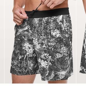 Lululemon Athletica Channel Cross Short 7” Size L